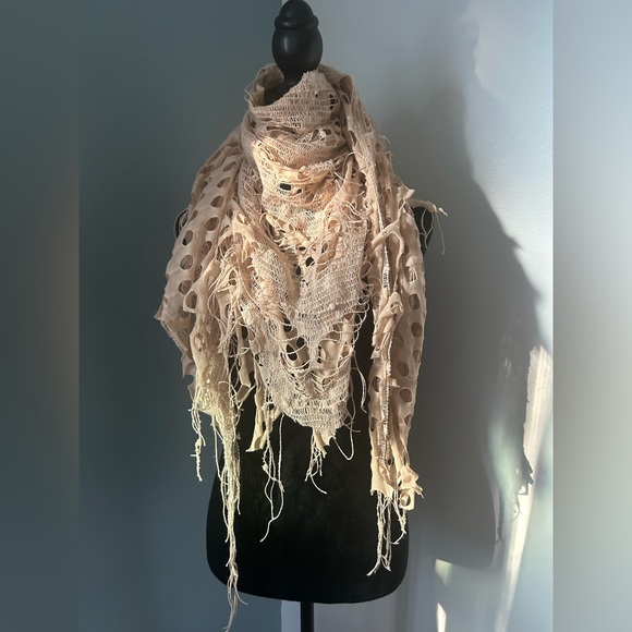 VINTAGE BOHO SHEER CUTOUT TRIANGULAR FRINGE Sparkle SCARF - Picture 3 of 8